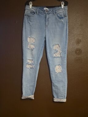 Judy Blue Light Blue Distressed Floral Patch Boyfriend Jeans